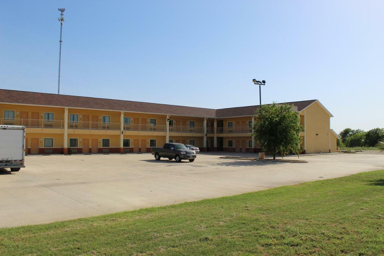 Horizon Inn & Suites Pearsall Exterior foto